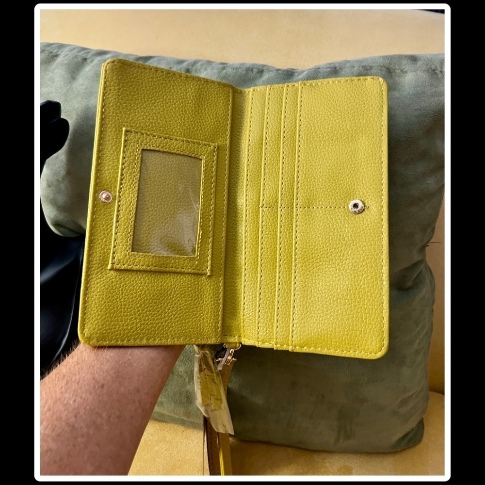 STEVE MADDEN B-Nelly Core Fold Over/Bifold Wristlet Wallet in Marigold NWT - Picture 4 of 13